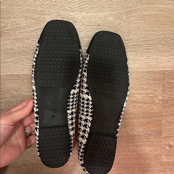 VIVAIA Black and White Houndstooth Flats - Picture 4 of 4